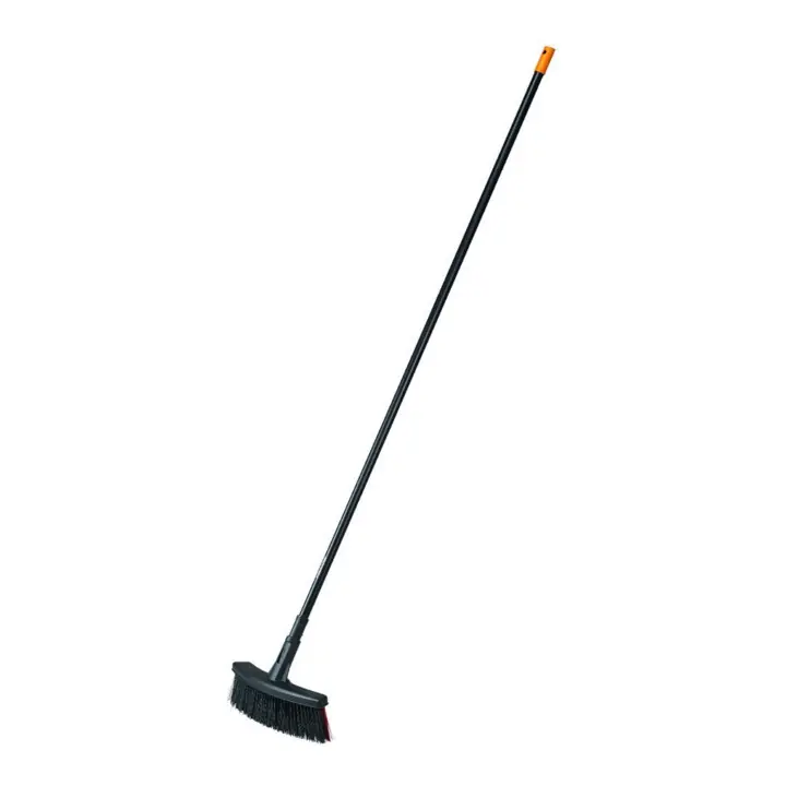 Fiskars Balai polyvalent tête M Solid Livraison Mondiale